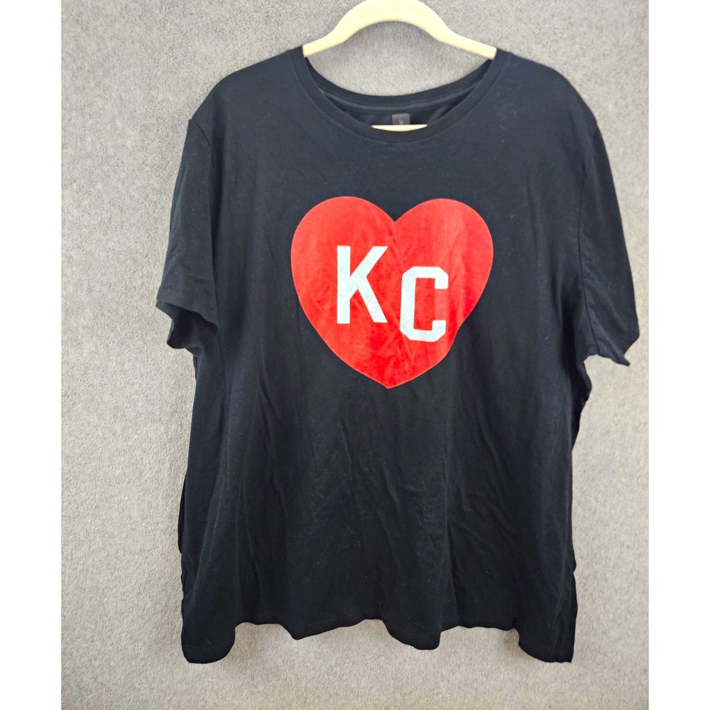 Gildan Softstyle Men's Big & Tall 3XL Black KC Heart Logo Graphic Crew Tee